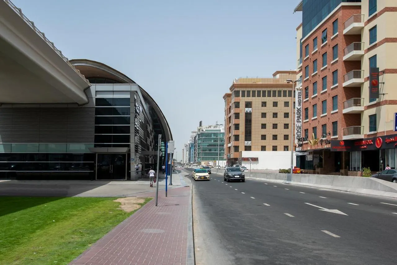Rose Park Hotel - Al Barsha, Opposite Metro Station Ντουμπάι